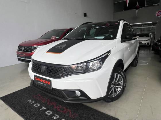 FIAT ARGO 1.3 FIREFLY FLEX TREKKING CVT FIAT ARGO 1.3 FIREFLY FLEX TREKKING CVT